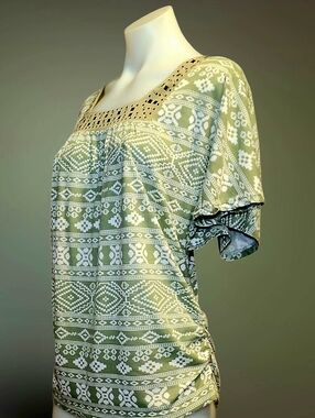 Lena Petites P/L Studded Geometric Square Neck Short Sleeve Blouse Sage Green